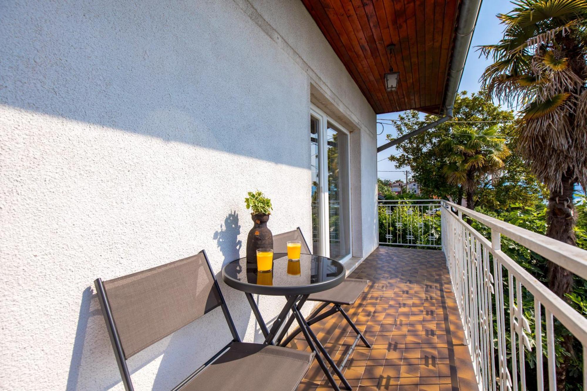 Apartment Div Lovran Eksteriør bilde